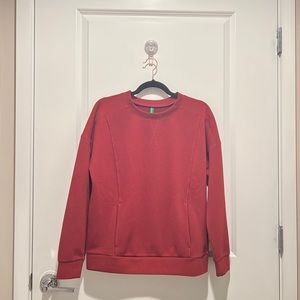 UNITED COLORS OF BENETTON SWEATER. NEVER WORN BEFORE. EXCELLENT CONDITION.